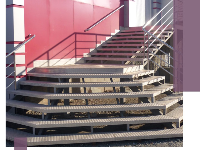 Лестницы для магазина в Можге — изготовление и монтаж