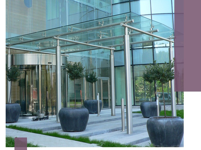 Навесы из стекла на заказ в Можге — монтаж и установка